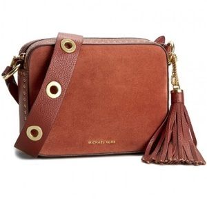 Final SALE！Like New with Tag Michael Kors

BROOKLYN SUEDE LARGE CAMERA BAG